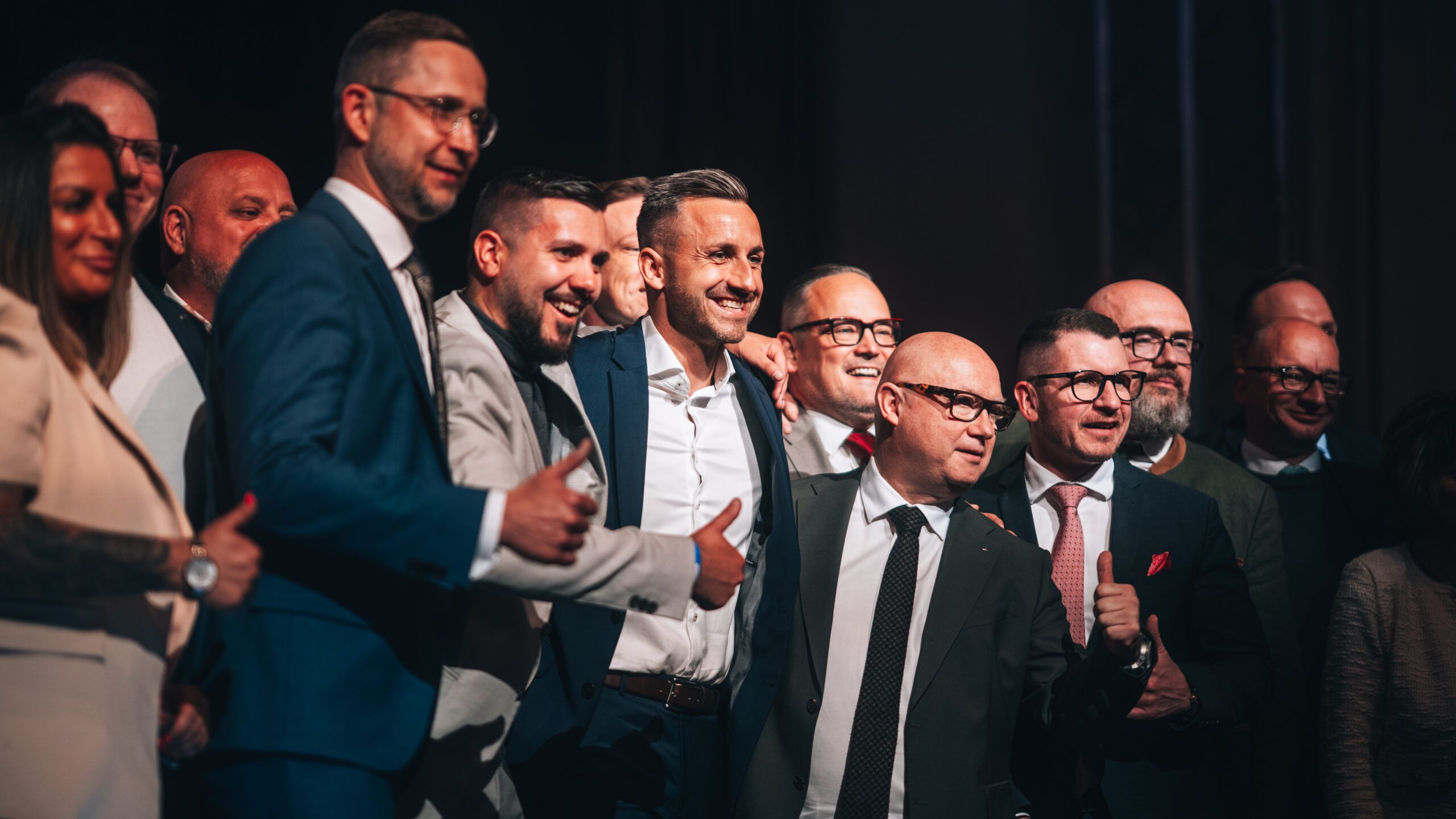 Ulrich Siegmund spricht bei einer Veranstaltung mit Menschen im Publikum